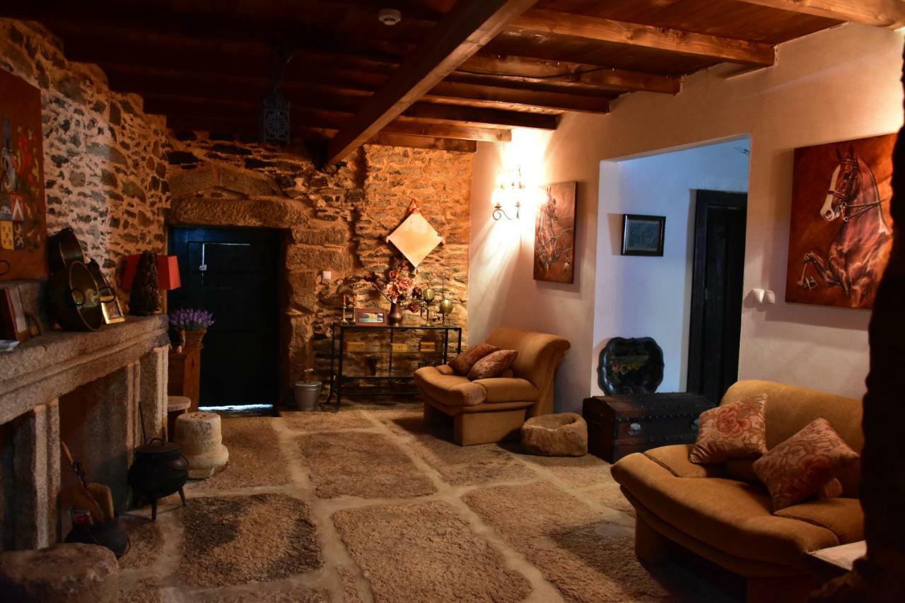 イダーニャ・ア・ノーヴァ Casa Dona Ameliaヴィラ エクステリア 写真